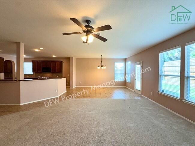 Building Photo - Elegant and Spacious 5-Bedroom Home for Lease in Fort Worth