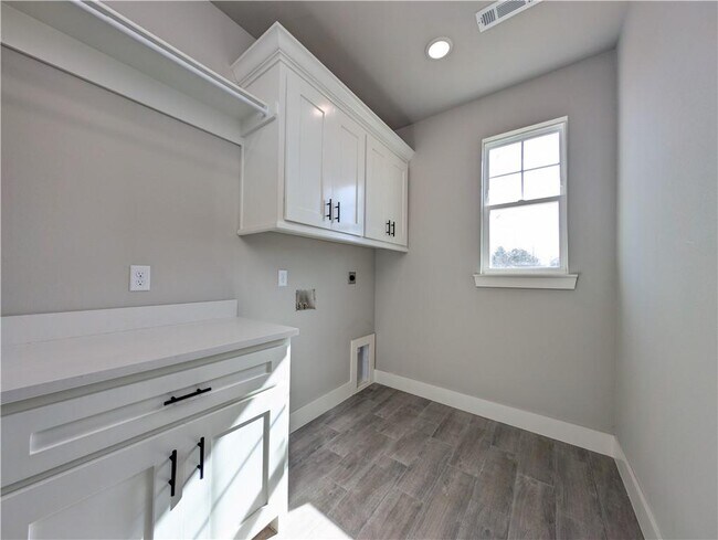 Building Photo - 25 Thornaby Dr