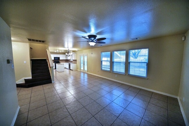 Building Photo - Beautiful Rental now available in Thistle ...