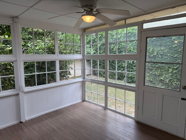 Building Photo - Newly Renovated 4 Bedroom 2 Bath home, wit...