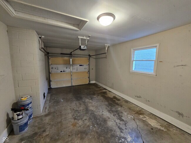 Building Photo - 2115 Dawnshire Dr