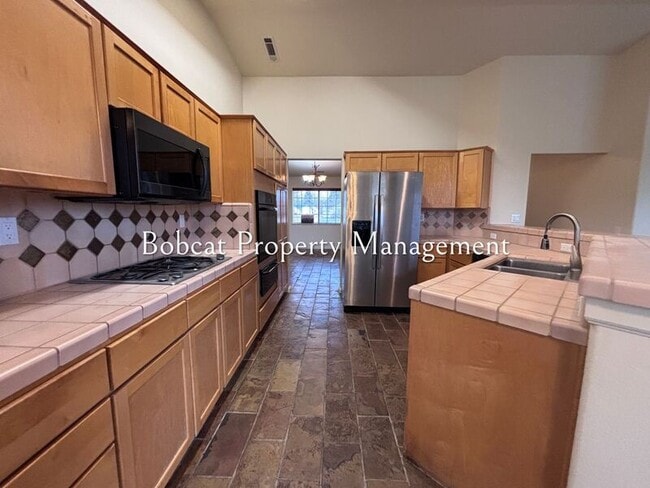 Building Photo - 1054 Camellia Ct