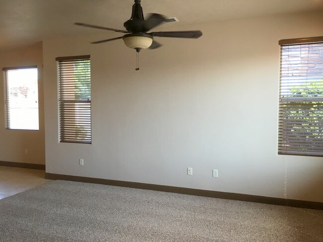 Building Photo - 74 W 100 S