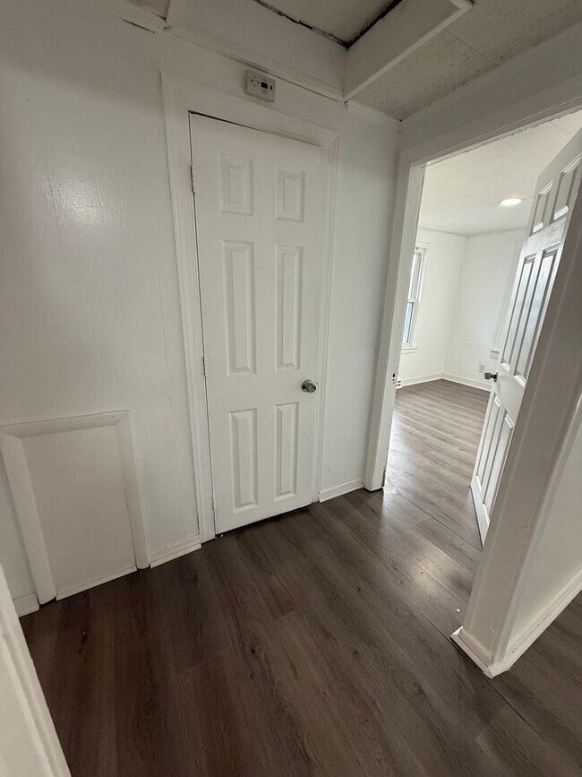 Building Photo - 15 Deming Ave