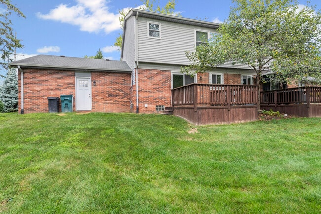 Building Photo - 42795 Hammill Ln