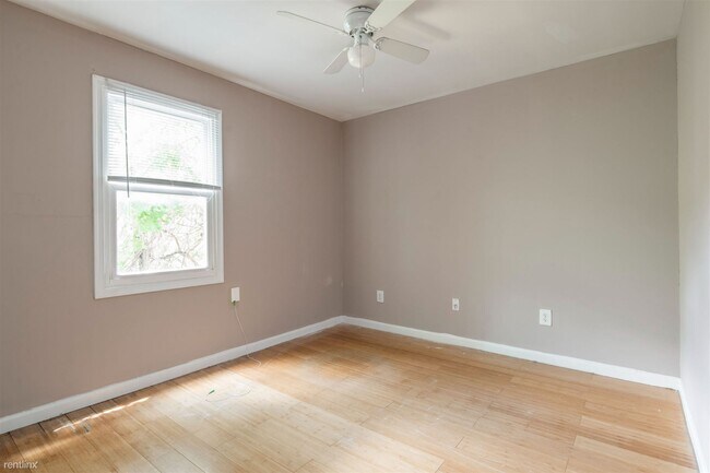 Building Photo - 2 br, 1 bath Triplex - 1745 WILLINGTON ST ...