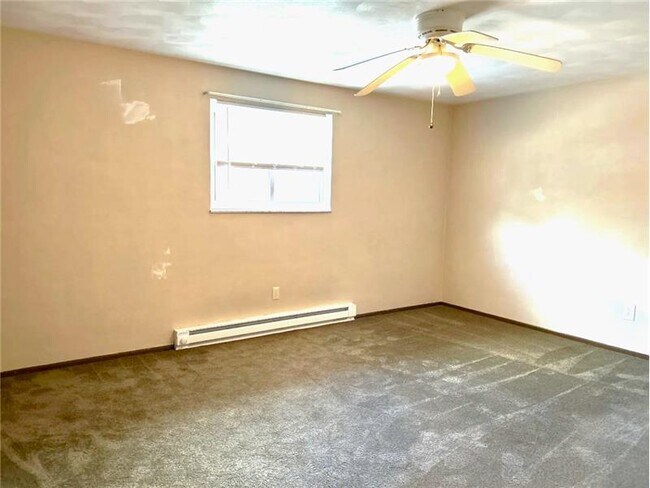 Building Photo - 980 N Overlook Dr