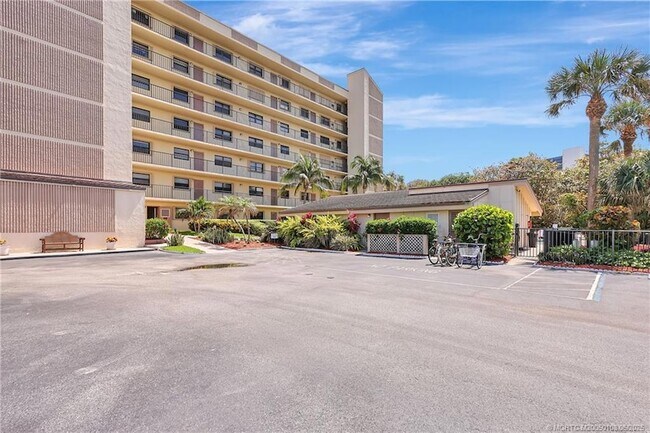 Building Photo - 10310 S Ocean Dr