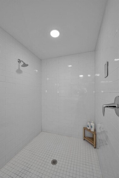 Building Photo - 415 Island Way