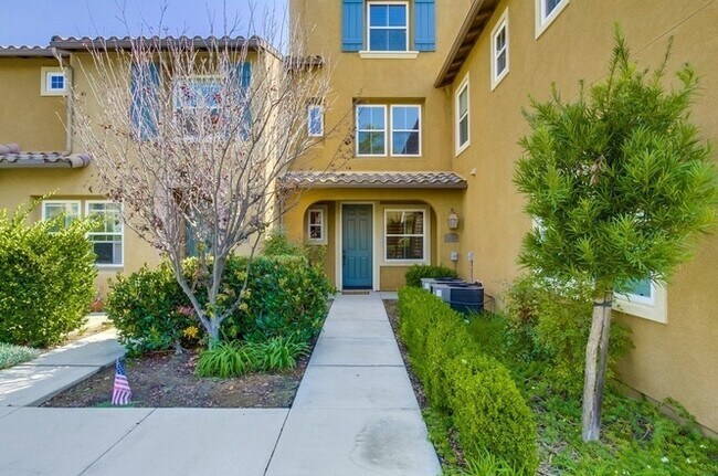 Building Photo - **Move in Special $1000 off 1st month's rent**Stunning 3-bed, 3.5 bath, tri-level condo w 2-car g...