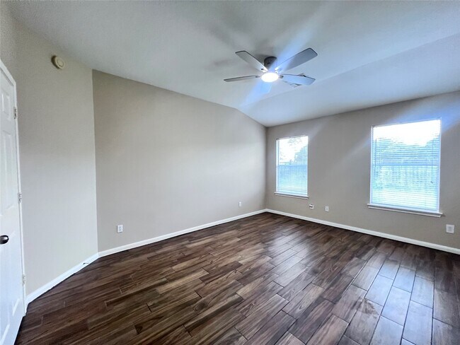 Building Photo - 11750 Pinemeade Ln
