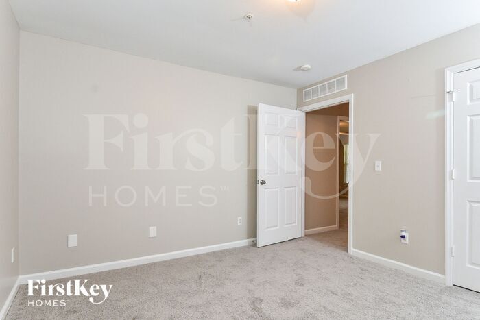 Building Photo - 203 Bingham St