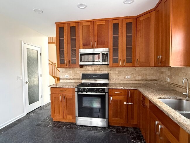 Building Photo - 362 Town Pl Cir