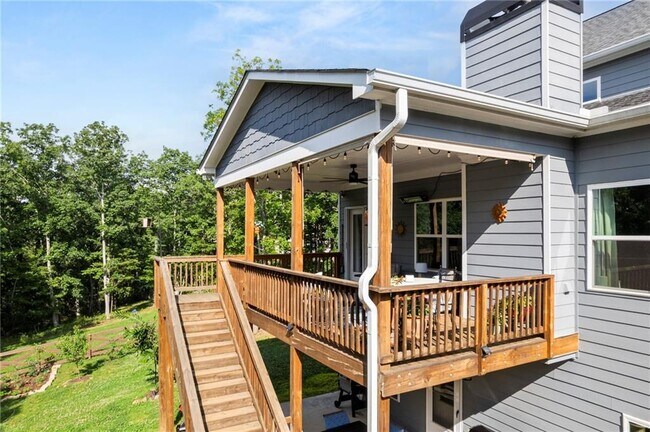 Building Photo - 175 STONELEDGE TRCE N