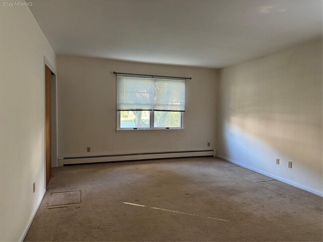Building Photo - 17 Intervale Ave