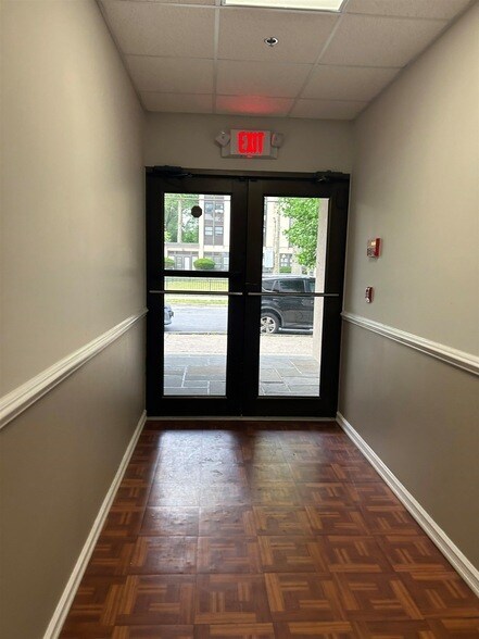 Building Photo - 61 Kansas St