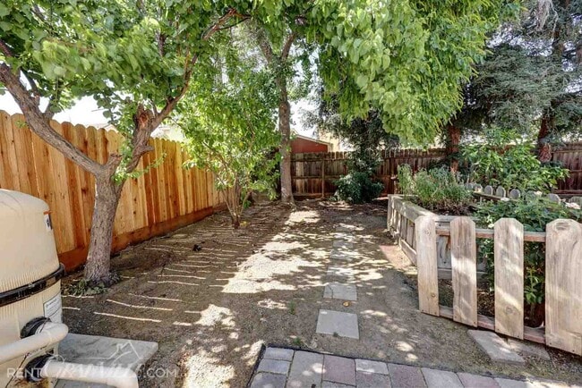 Building Photo - Granville Realty Rental Home