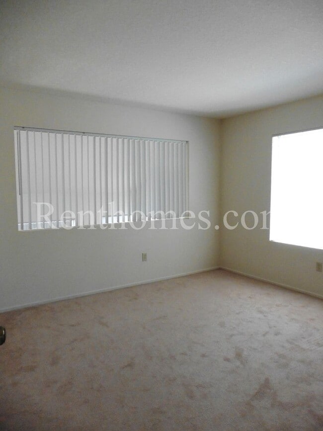 Building Photo - 10669 Glendover Ln