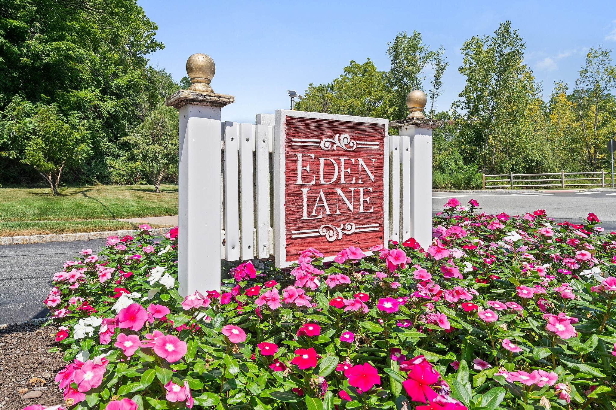Welcome to Eden Lane - 2504 Cortland Ln