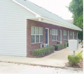 Building Photo - Spirea Court Apartments