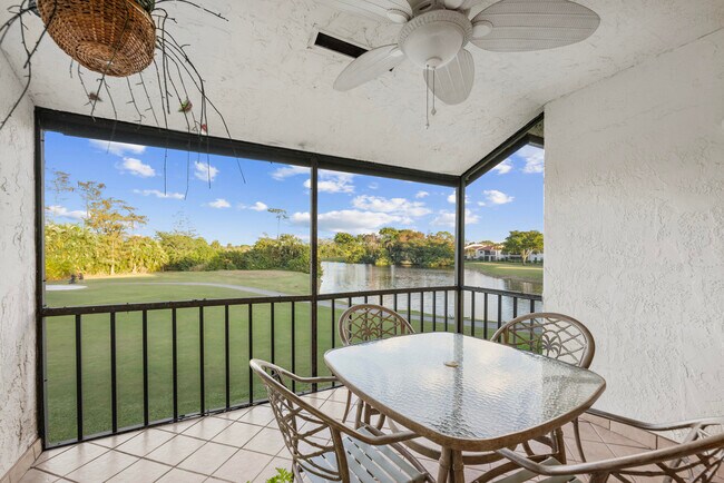 Building Photo - 8305 Casa Del Lago
