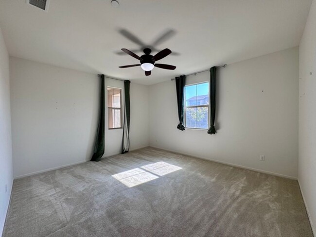 Building Photo - 4 bedroom single story Spencers Crossing h...