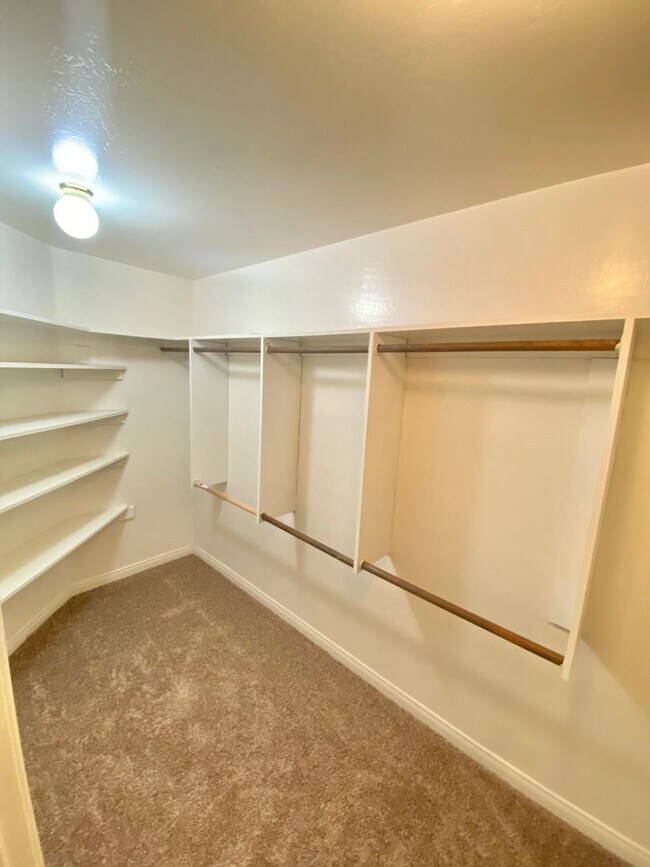 Building Photo - Beautiful 3 bed 2 bath Home in Rosedale!
