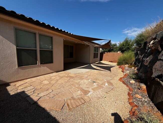 Building Photo - ADORABLE HOME IN BRIO FOR RENT!