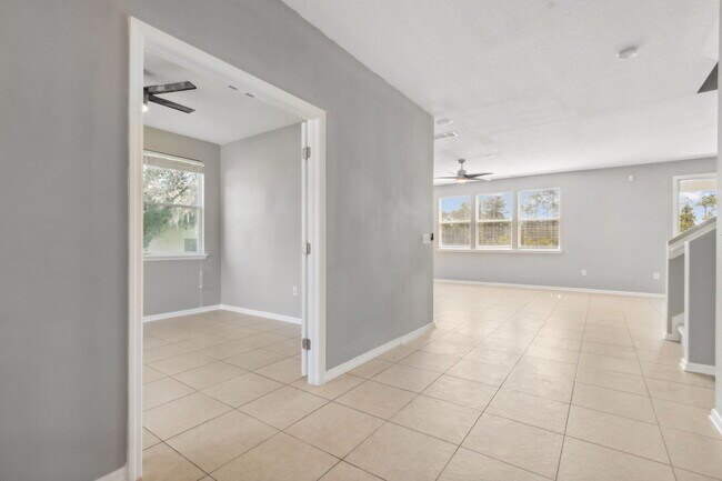 Building Photo - 12677 Pine Marsh Way
