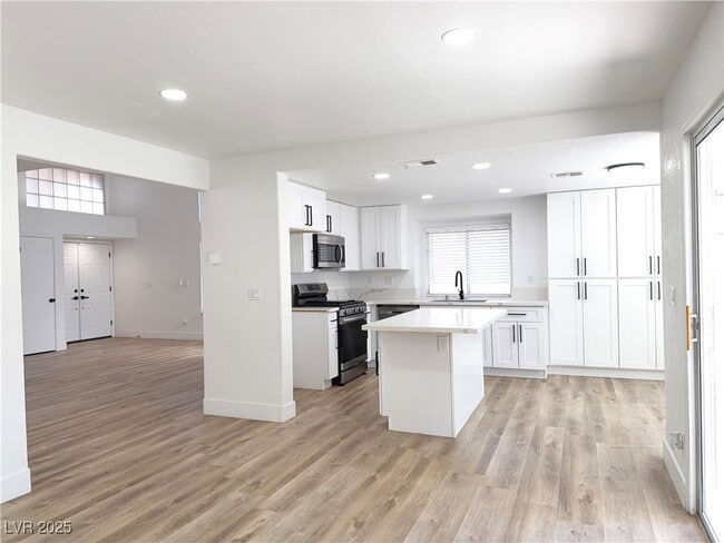 Building Photo - 80 Sea Holly Way