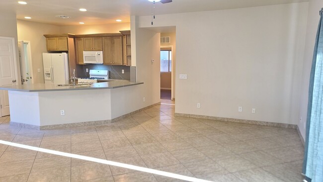 Building Photo - Remodeled 3-bedroom in great Gilbert ocation