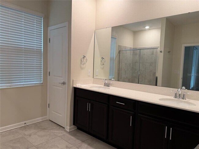 Building Photo - 8513 Golf Wy