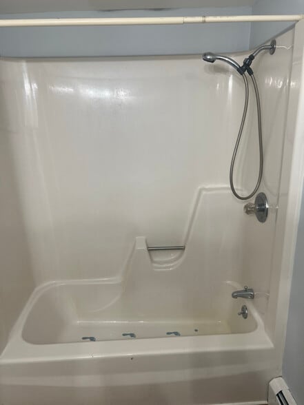 Building Photo - 64 Market St