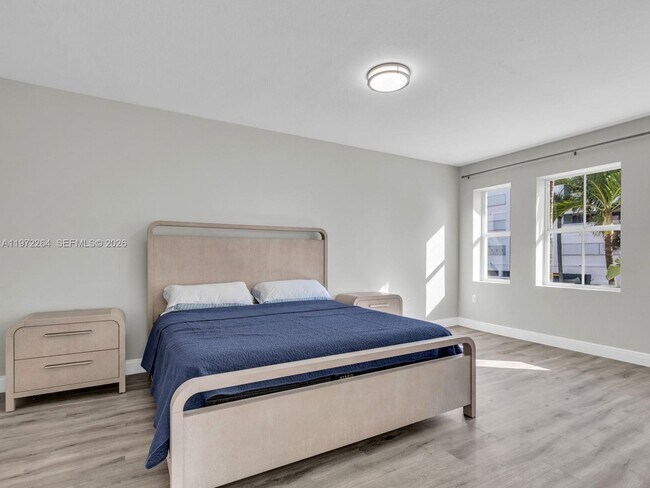 Building Photo - 2051 SE 3rd St