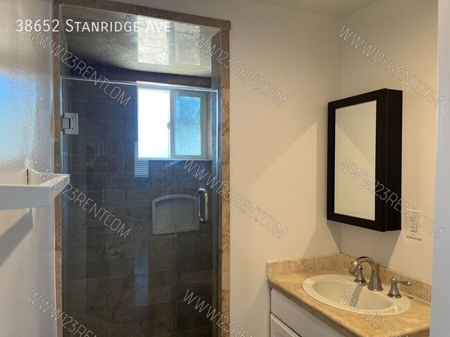 Building Photo - 38652 Stanridge Ave