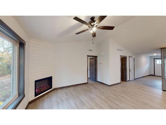 Building Photo - 11744 Kings Ln