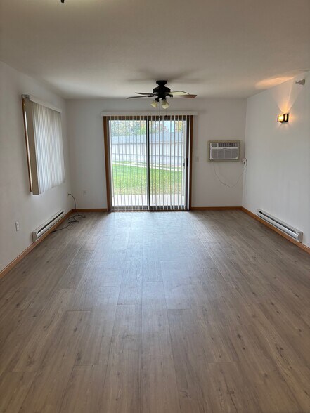 Building Photo - 3634 Calvert Rd