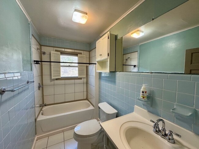 Building Photo - East AVL - Studio Apartment, Large Deck, Winter Views!