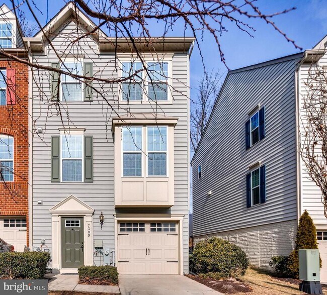 Building Photo - 7309 Summit Rock Rd
