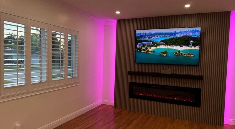 Building Photo - 9315 SW 44th St