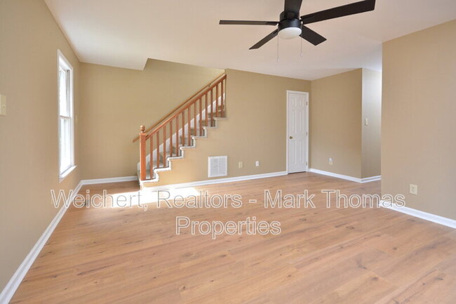 Building Photo - 11 Tarawa Terrace