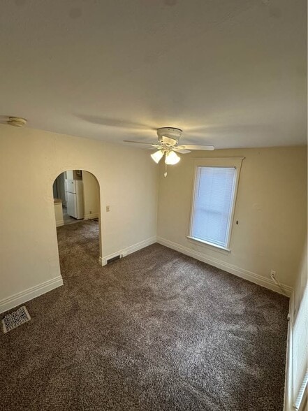 Building Photo - 506 S Walnut St