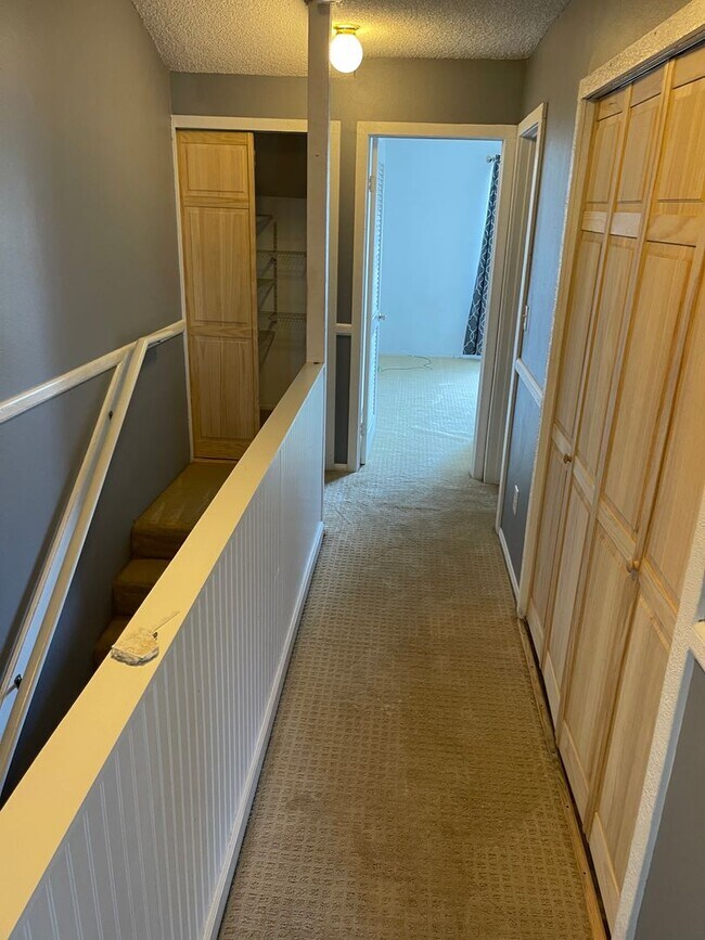Building Photo - Updated 2 Bedroom, 2.5 Bath Condo Includes...