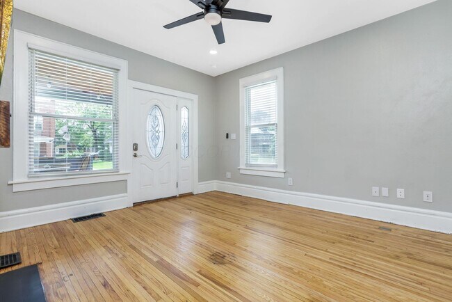 Building Photo - 412 E Oakland Ave