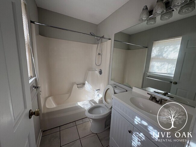 Building Photo - 714 Hemingway Dr