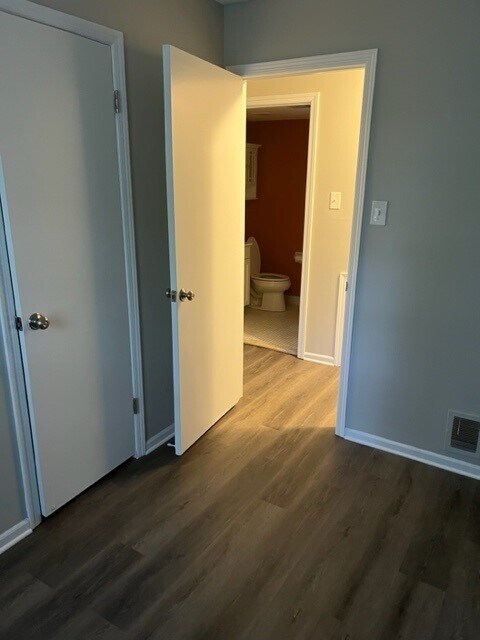 Building Photo - 568 Thrush Ct