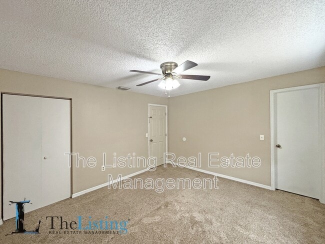 Building Photo - 5637 Viburnum Ct