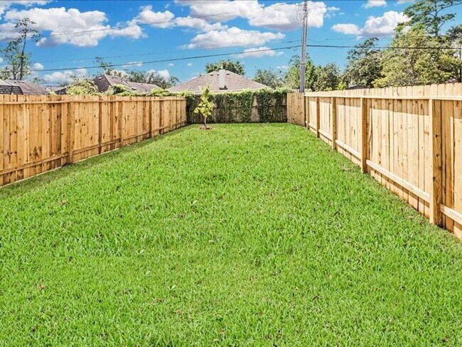 Building Photo - 9314 Sundown Dr