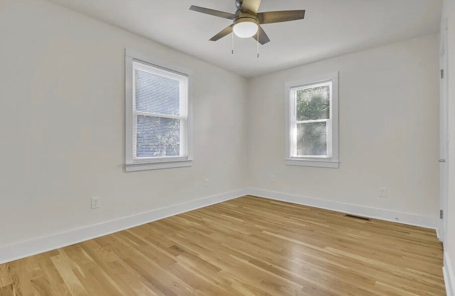 Building Photo - 1121 Goldilocks St