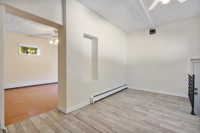 Building Photo - 27 Hermon St